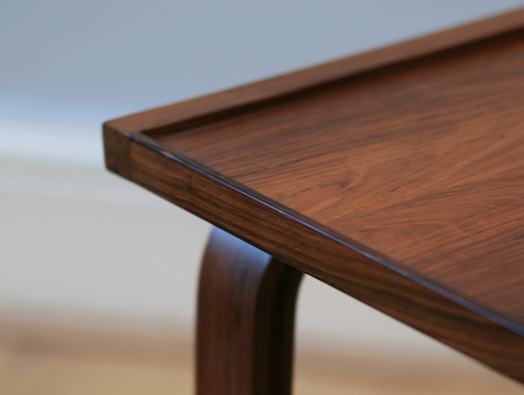 Rosewood coffee table – Arne Jacobsen