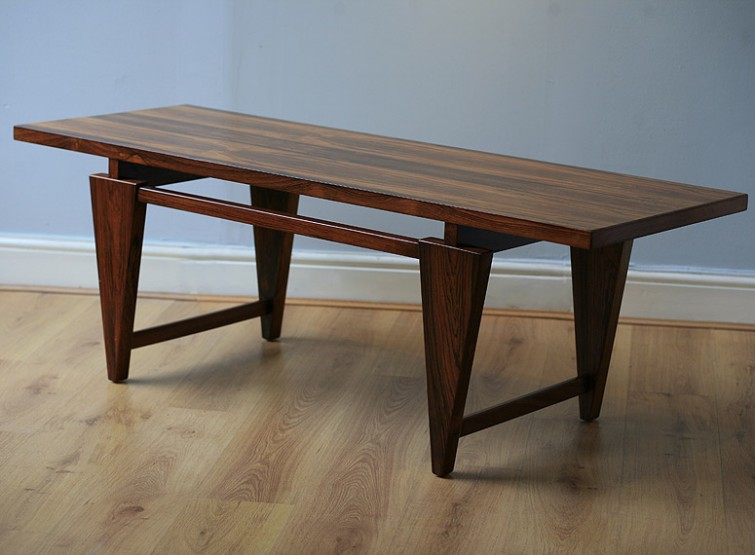 Rosewood coffee table – Illum Wikkelsoe