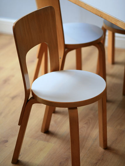 Alvar Aalto – Table & Chairs