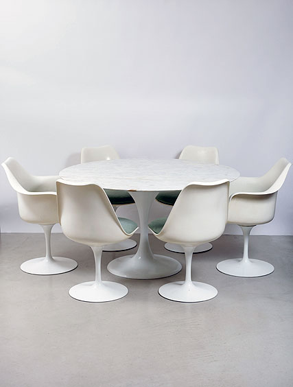 Eero Saarinen knoll dining table vintage
