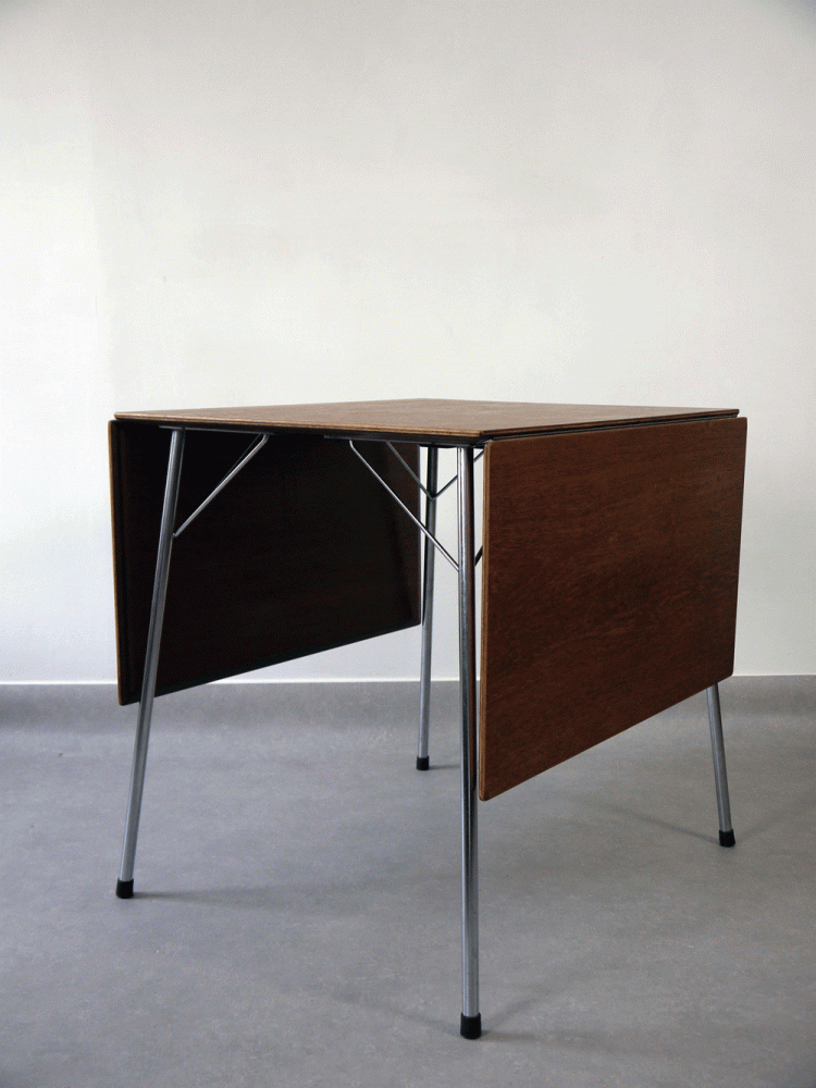 Arne Jacobsen – Folding Table