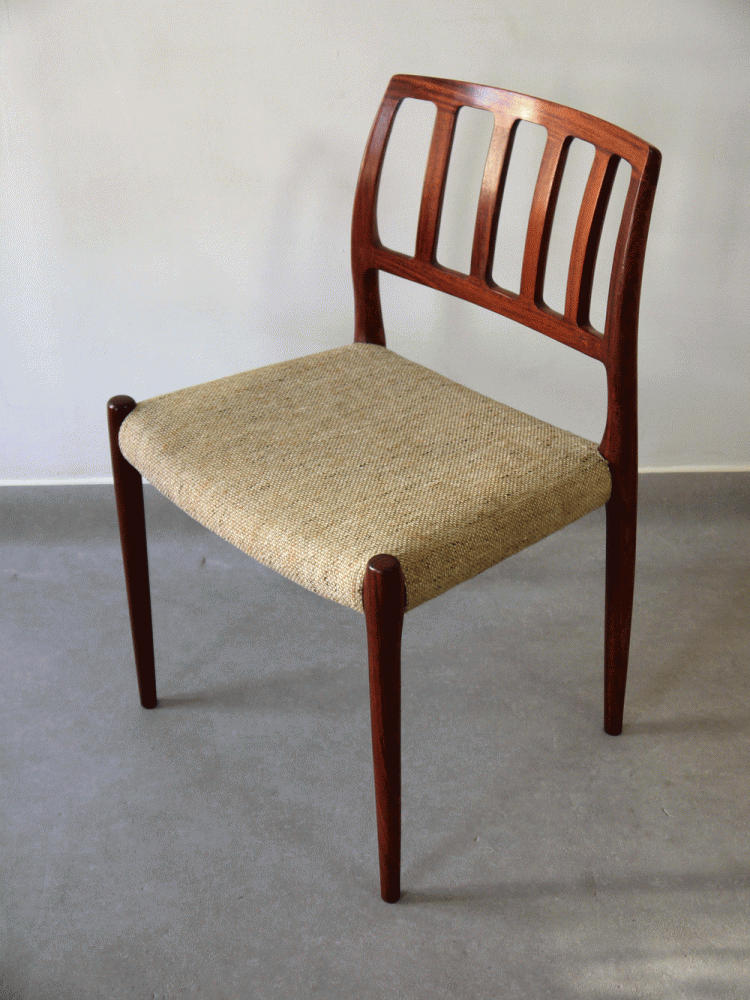 Niels Moller – 83 Rosewood Chairs
