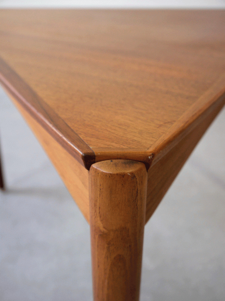 Jens Risom – Triangle Side Table