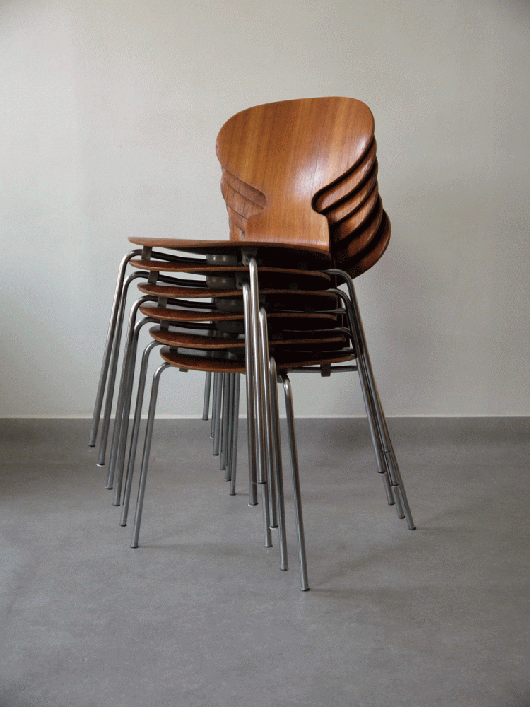 Arne Jacobsen – Set of Ant Chairs