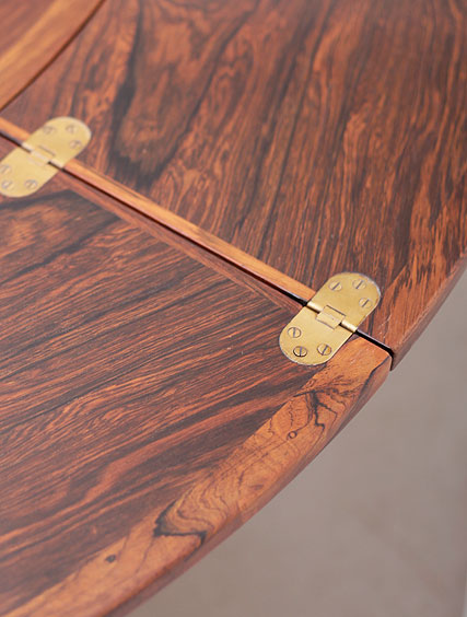 Dyrlund-Smith Design – FLIP-FLAP Table