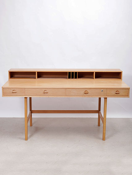 Lovig – Oak Desk