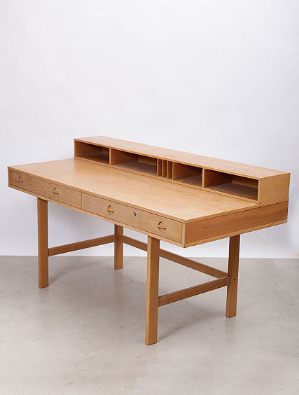 Lovig – Oak Desk
