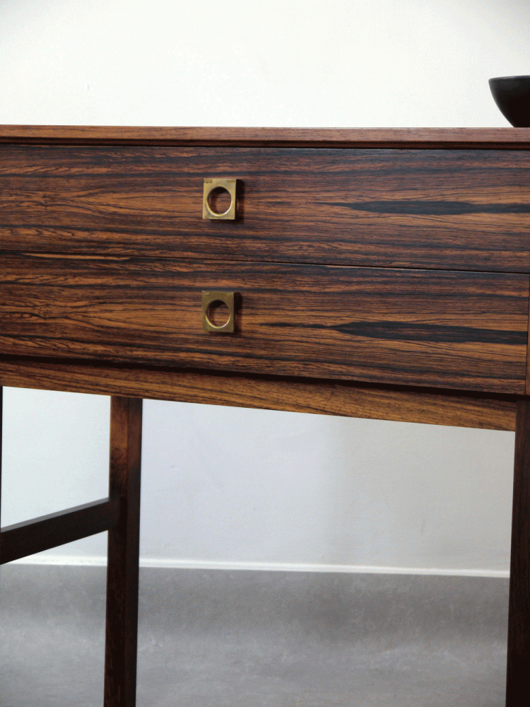 ROSEWOOD – TWO DRAWER LOW UNIT