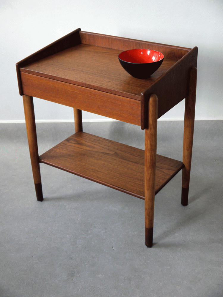 Borge Mogenson – Nightstand with Drawer