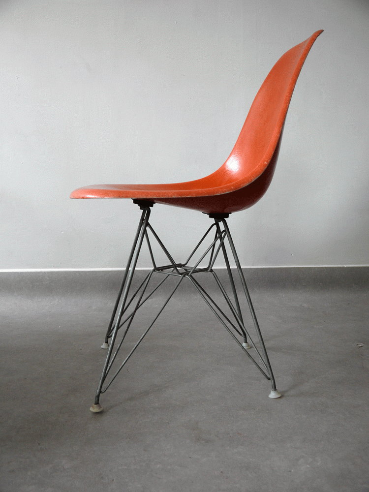 Charles and Ray Eames – Eiffel Tower Side Shell Chair