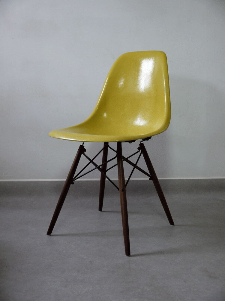 Charles and Ray Eames – Dowel Side Shell Chair