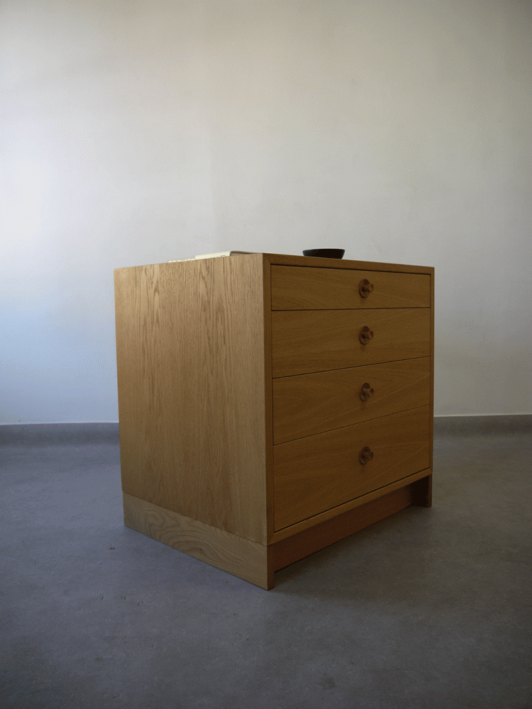 Karl Anderssen – Low Oak Drawer Unit