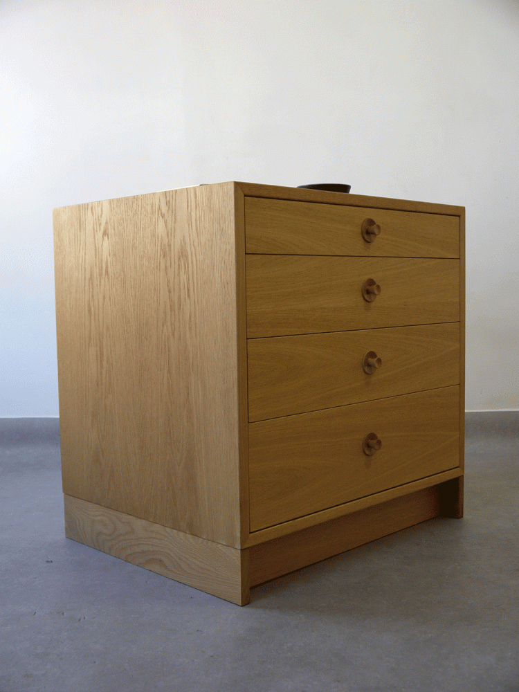 Karl Anderssen – Low Oak Drawer Unit