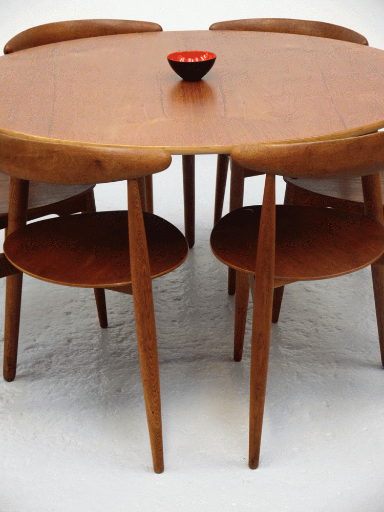 Hans Wegner – Heart Dining Table and Chairs