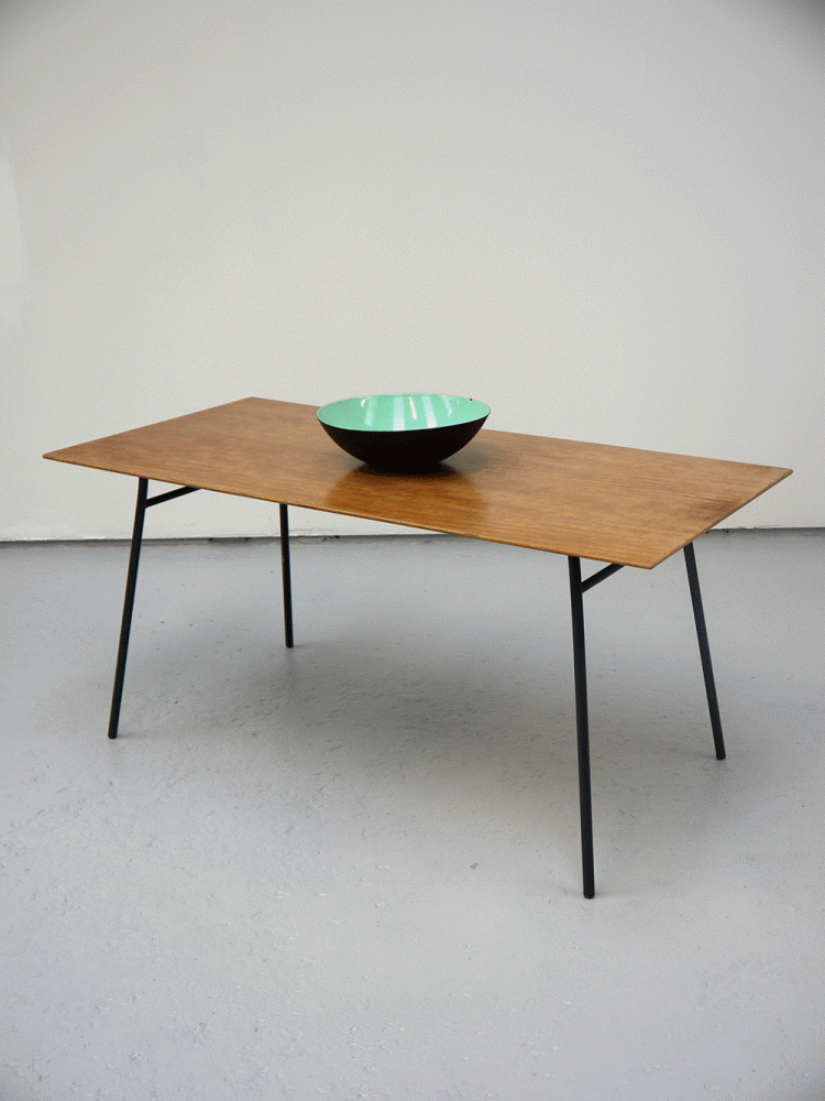 Robin Day – Model 677 Dining Table