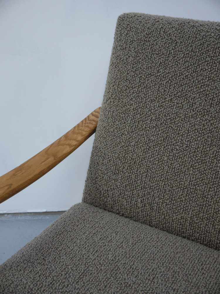 Fritz Hansen – Large Oak Three Seat Sofa