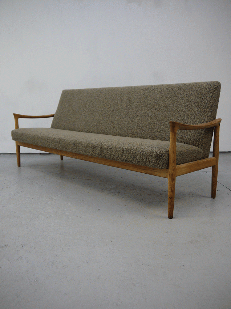 Fritz Hansen – Large Oak Three Seat Sofa