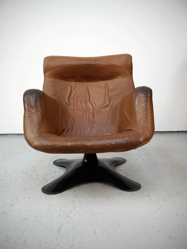Yrjo Kukkapuro – Karuselli Swivel Lounge Chair