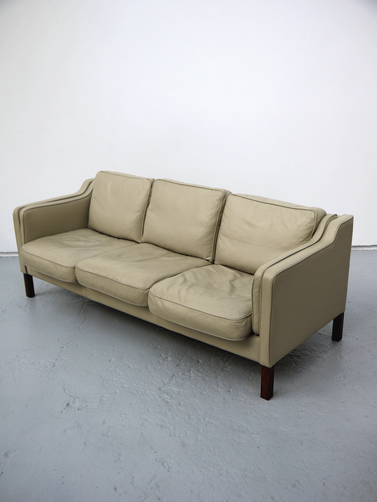 Skalma Denmark – Cream Leather Sofa