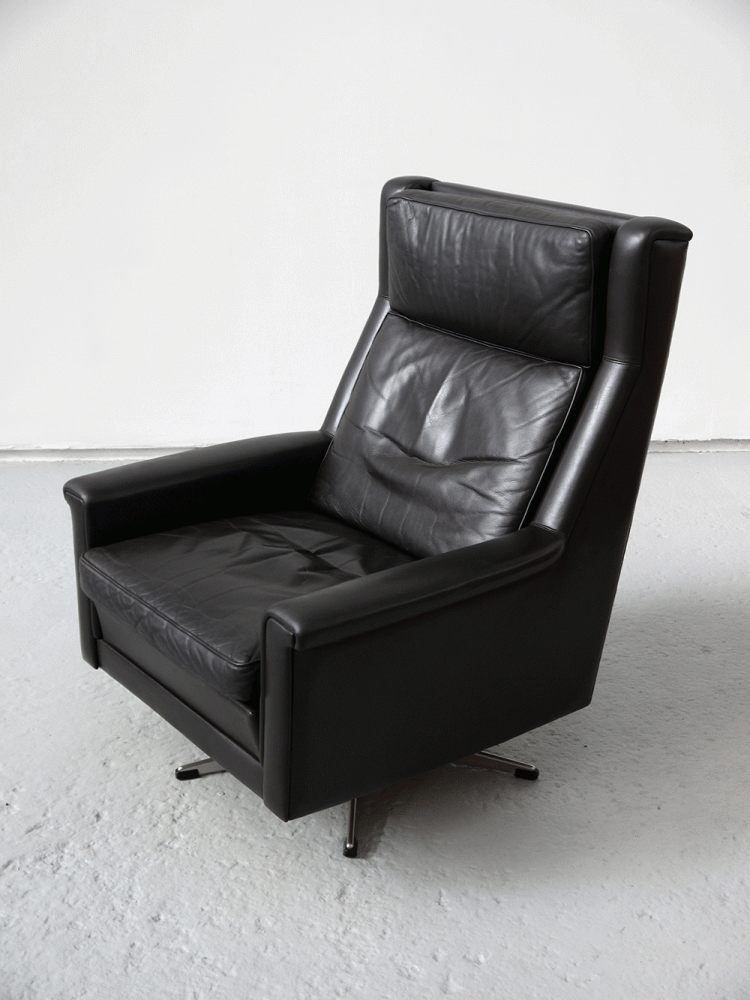 Skippers Mobler – High Back Leather Swivel Chair