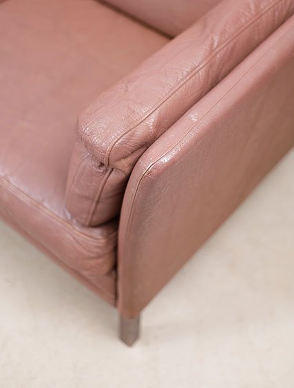 Pair Leather – Settees