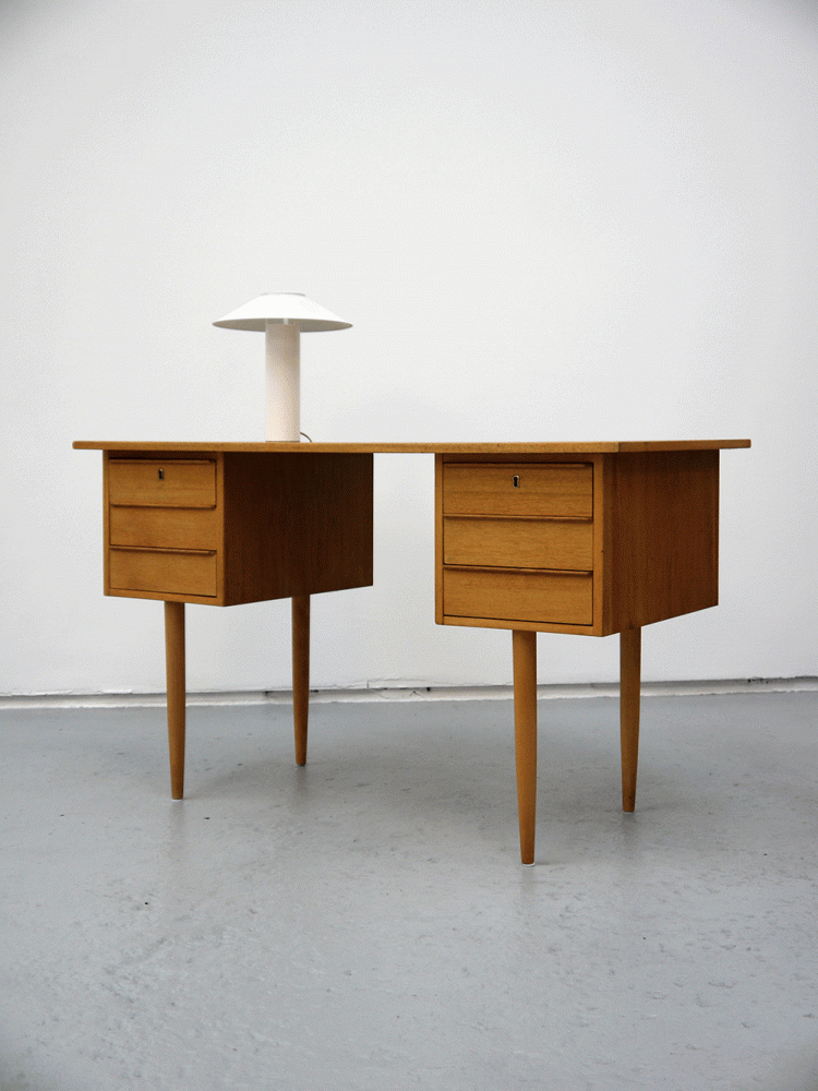 Danish – Small Oak Pedestal Desk