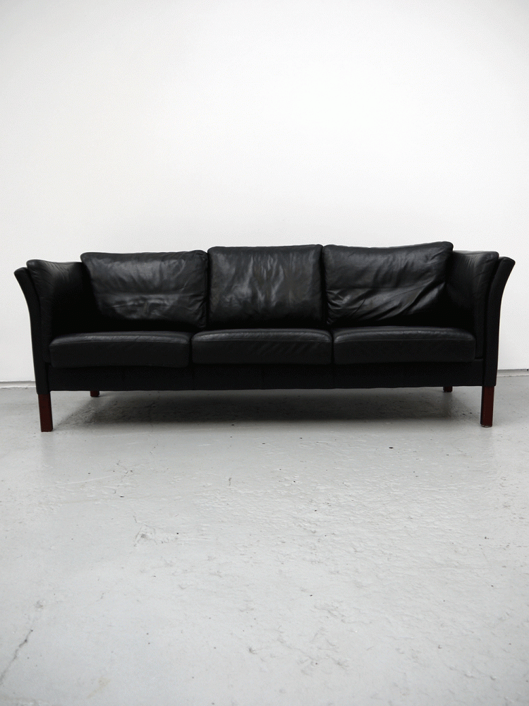 Skalma – Danish Three Seat Leather Sofa