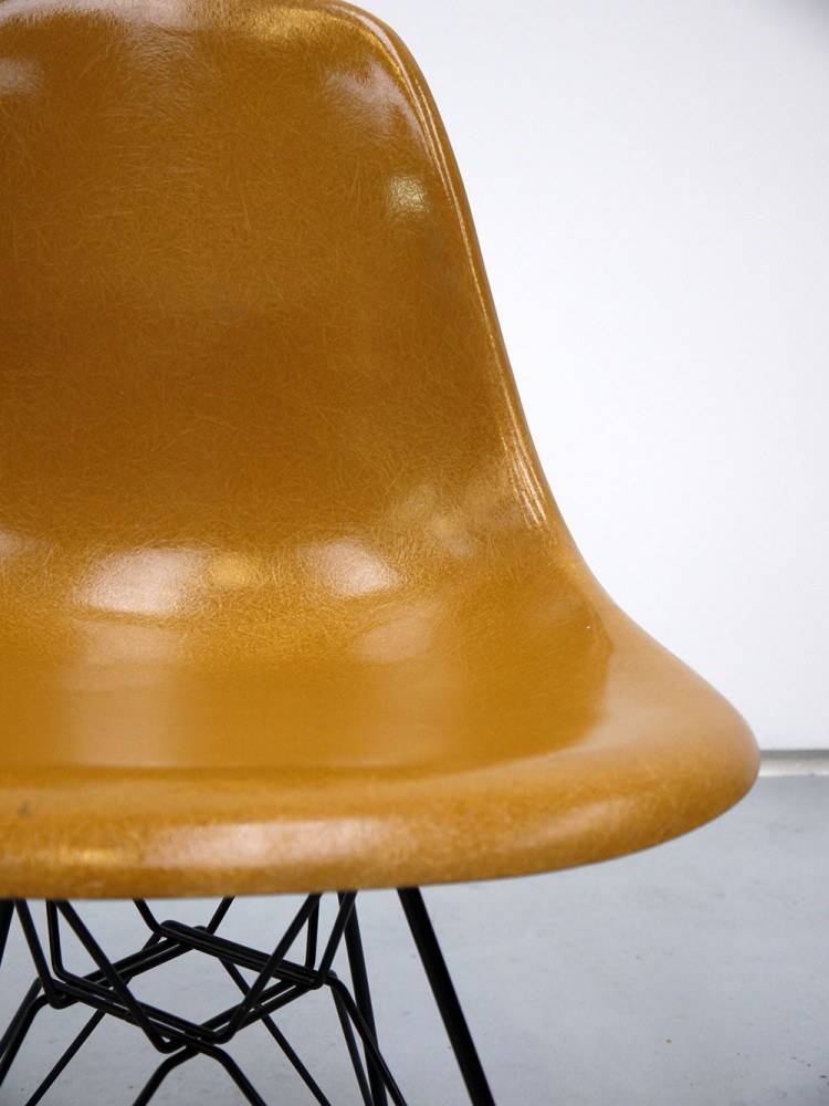 Charles and Ray Eames – Original DSR Eiffel Tower Chair