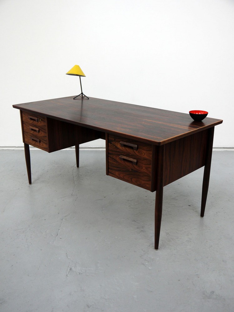 Swedish – Rosewood Desk