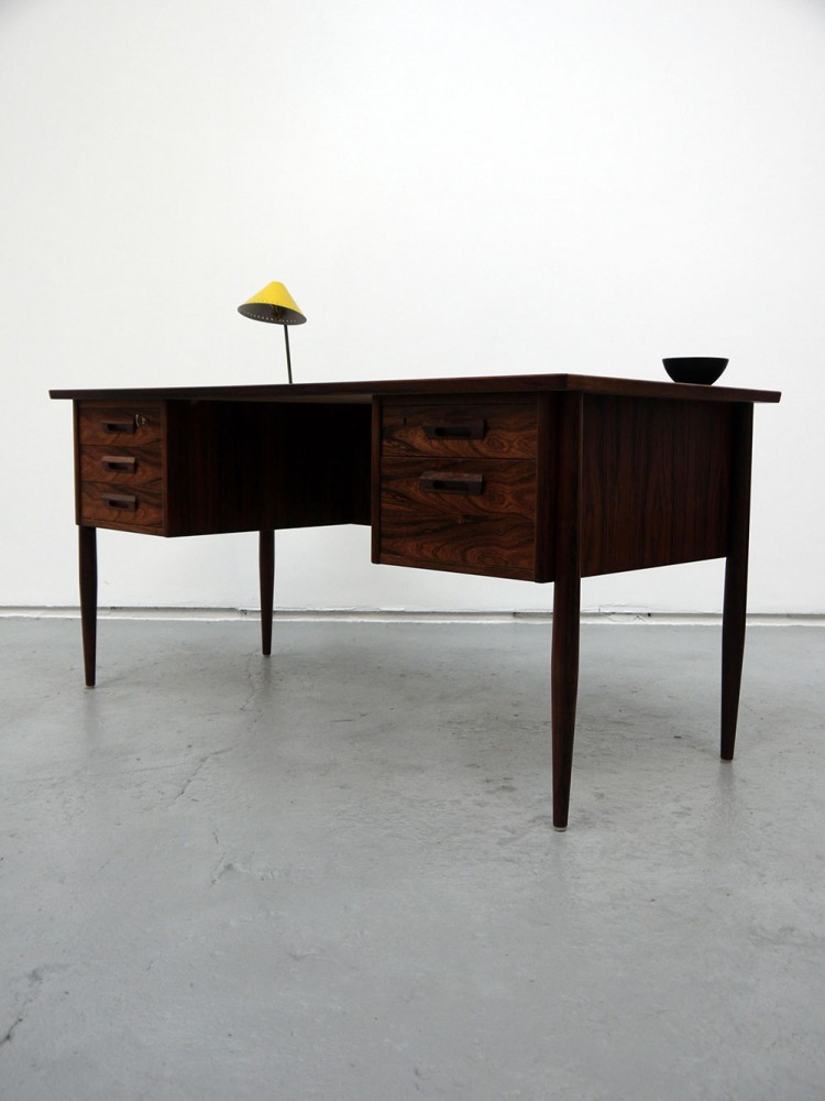 Swedish – Rosewood Desk