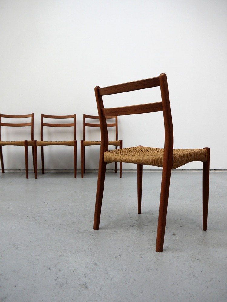 Niels Moller Style – Set of four Danish Dining Chairs