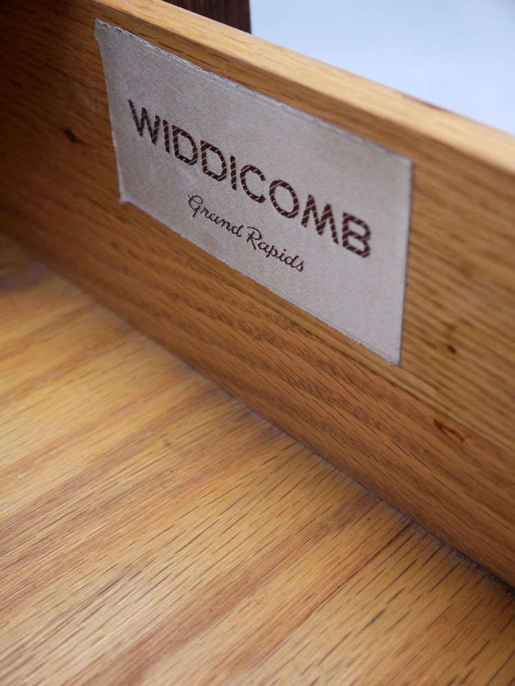 John Widdicomb – Pair of Walnut Nightstands