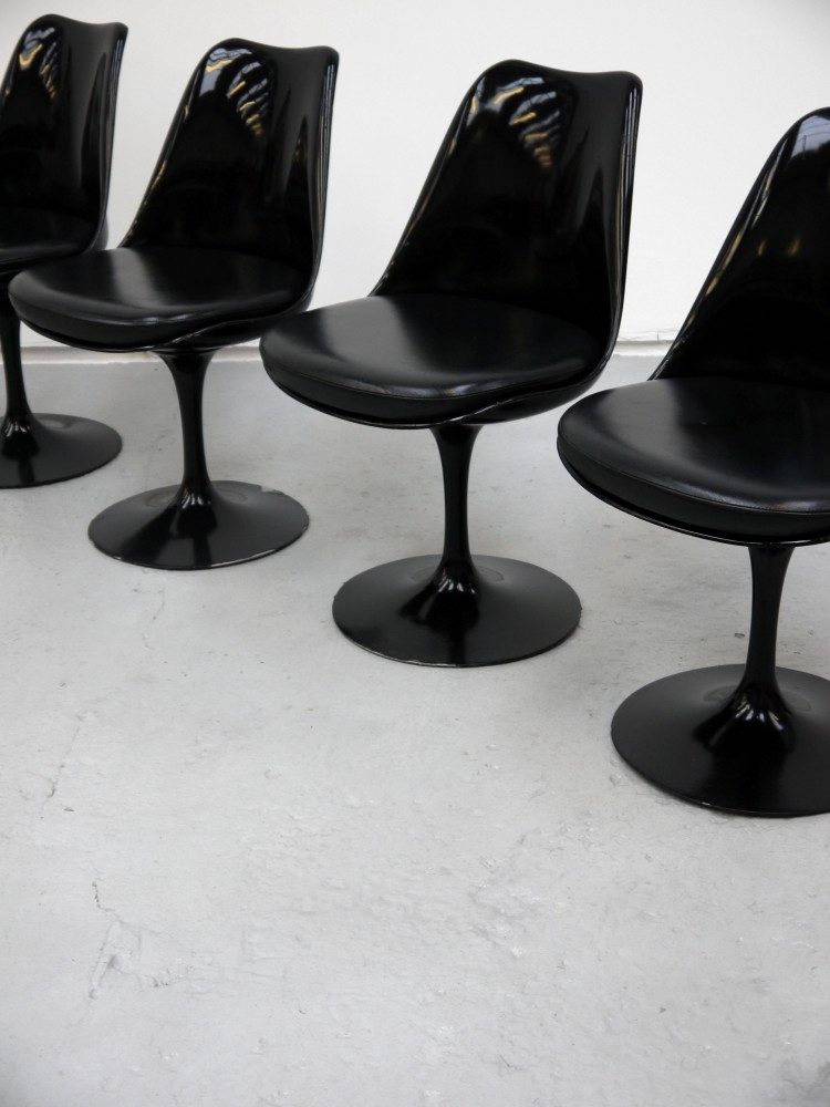 Eero Saarinen – Set of Four Tulip Chairs