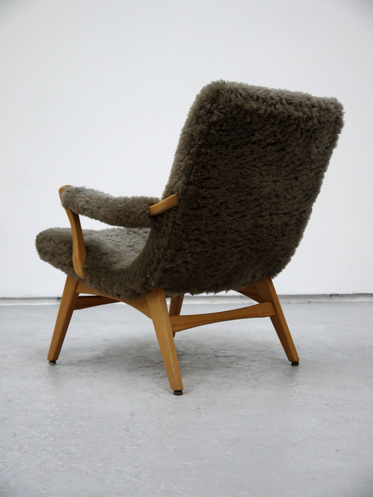Swedish – Sheep Skin Lounge Chair