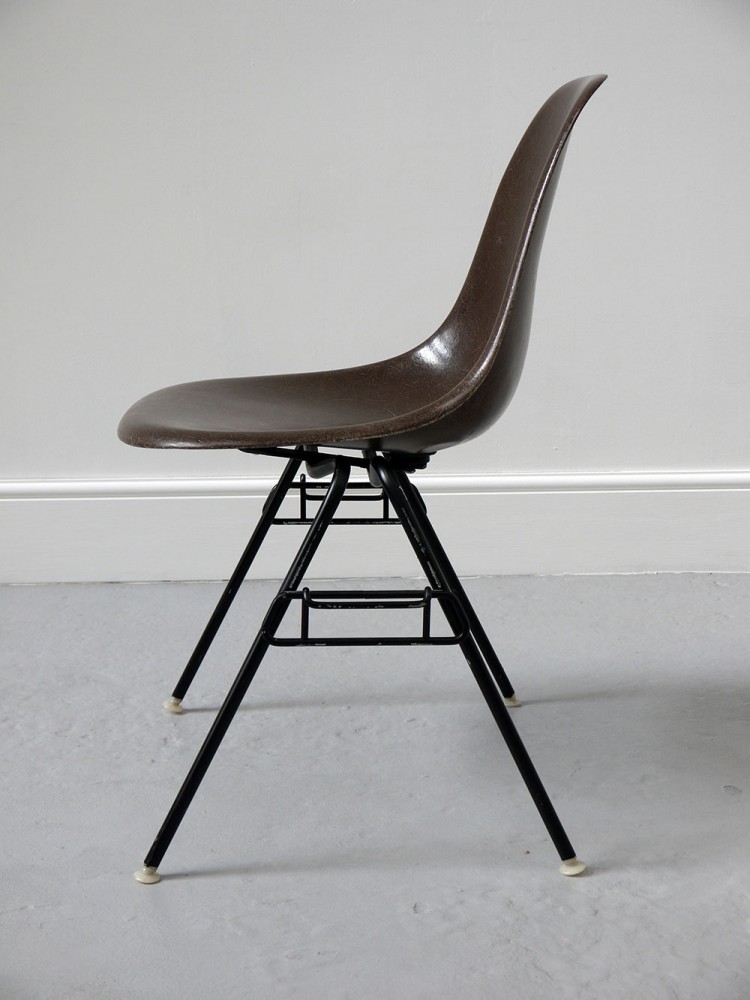 Charles and Ray Eames – Original Stacking Side Shell Chair