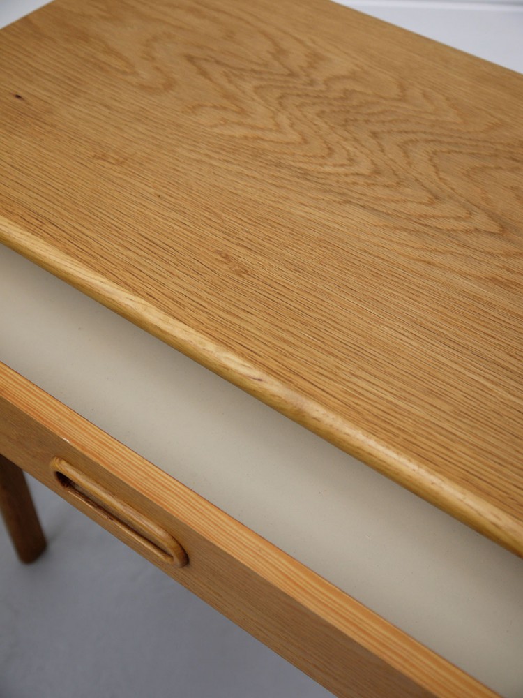 Danish – Pair of Oak Bedside Tables