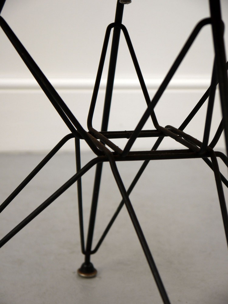 Charles and Ray Eames – Original Early Eiffel Tower DSR Chair