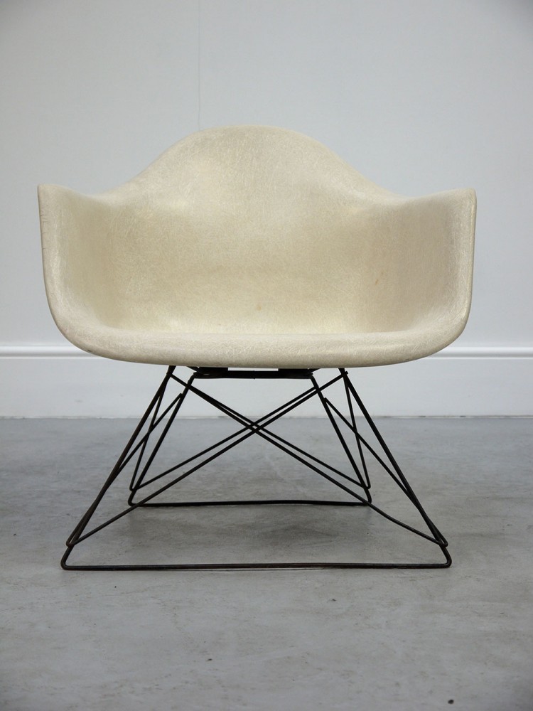 Charles and Ray Eames – Rare All Original LAR Chair