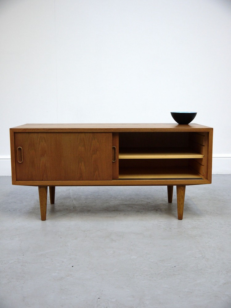 Carlo Jensen – Poul Hundevad Low Oak Cabinet