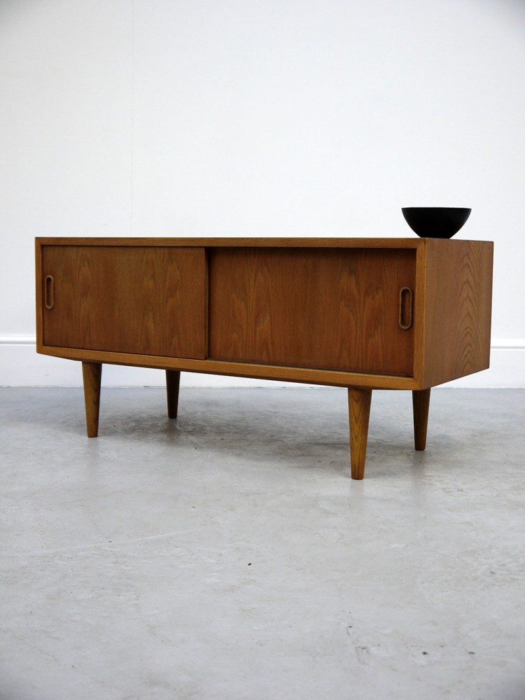 Carlo Jensen – Poul Hundevad Low Oak Cabinet