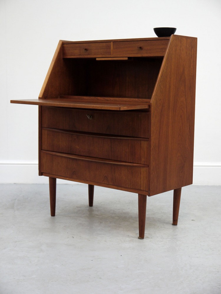 Danish – Teak Dresser / Bureau