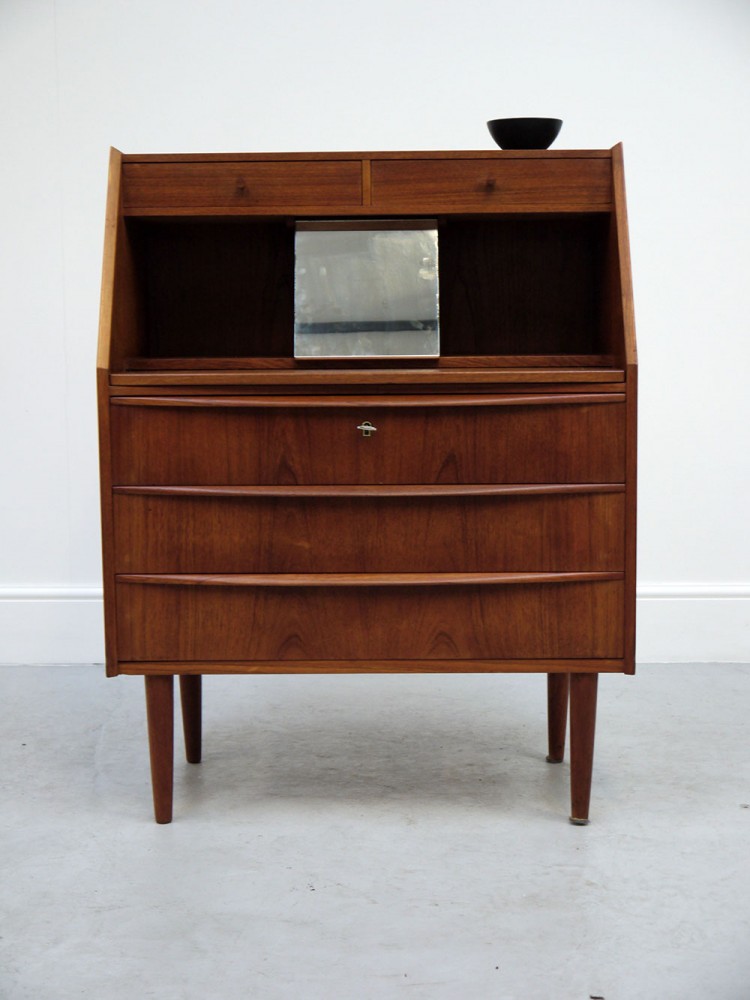 Danish – Teak Dresser / Bureau