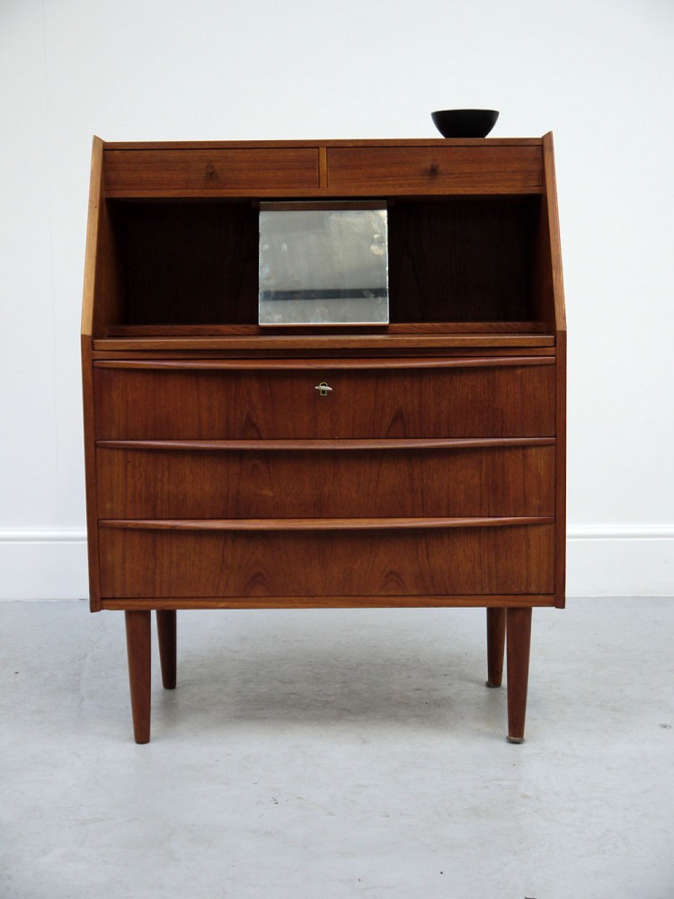 Danish – Teak Dresser / Bureau