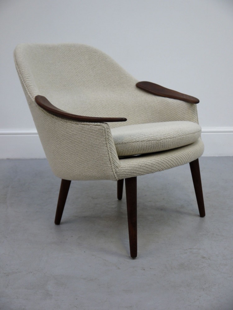 Danish – Cocktail Chair with Paws