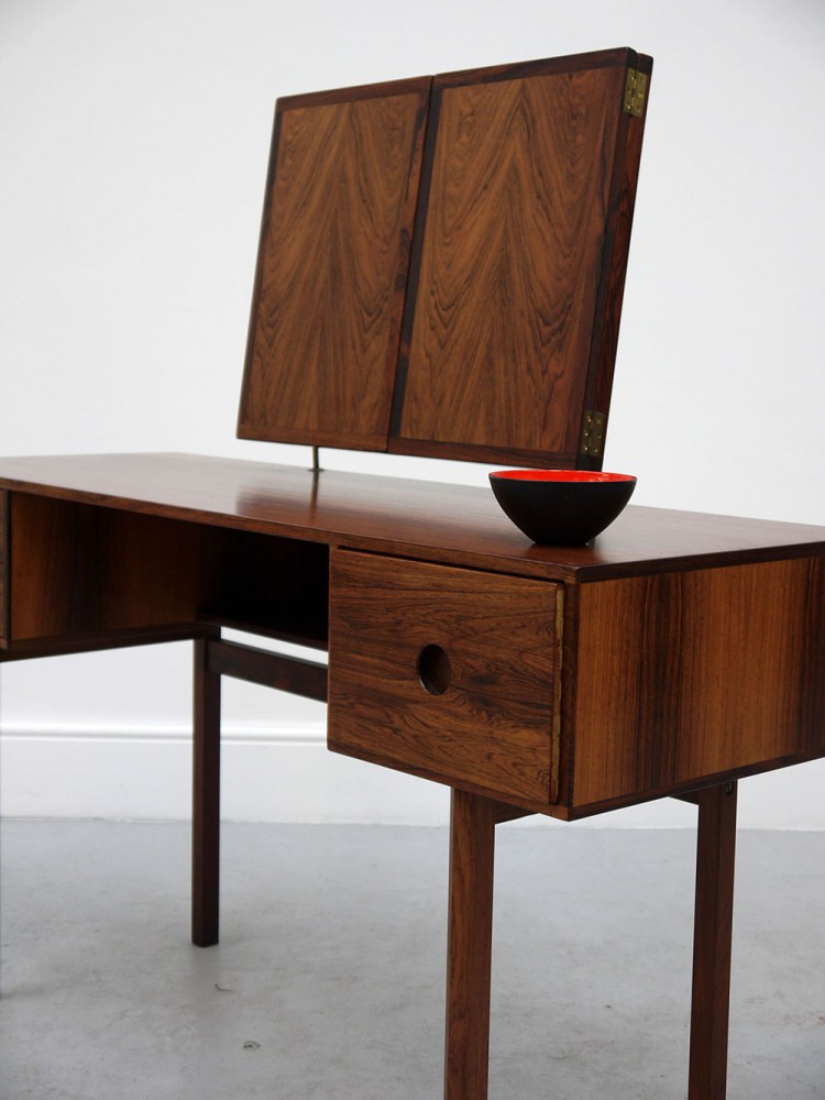 Askel Kjersgaard – Rare Rosewood Model 40 Vanity Table