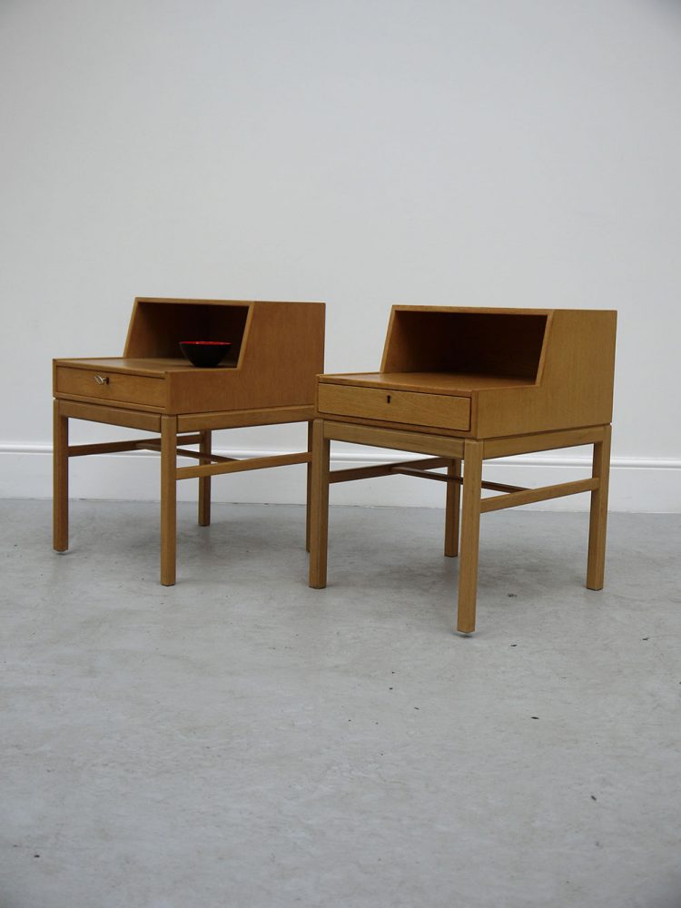 Gunner Myrstrand – Swedish Pair of Oak Bedside Tables with Drawers