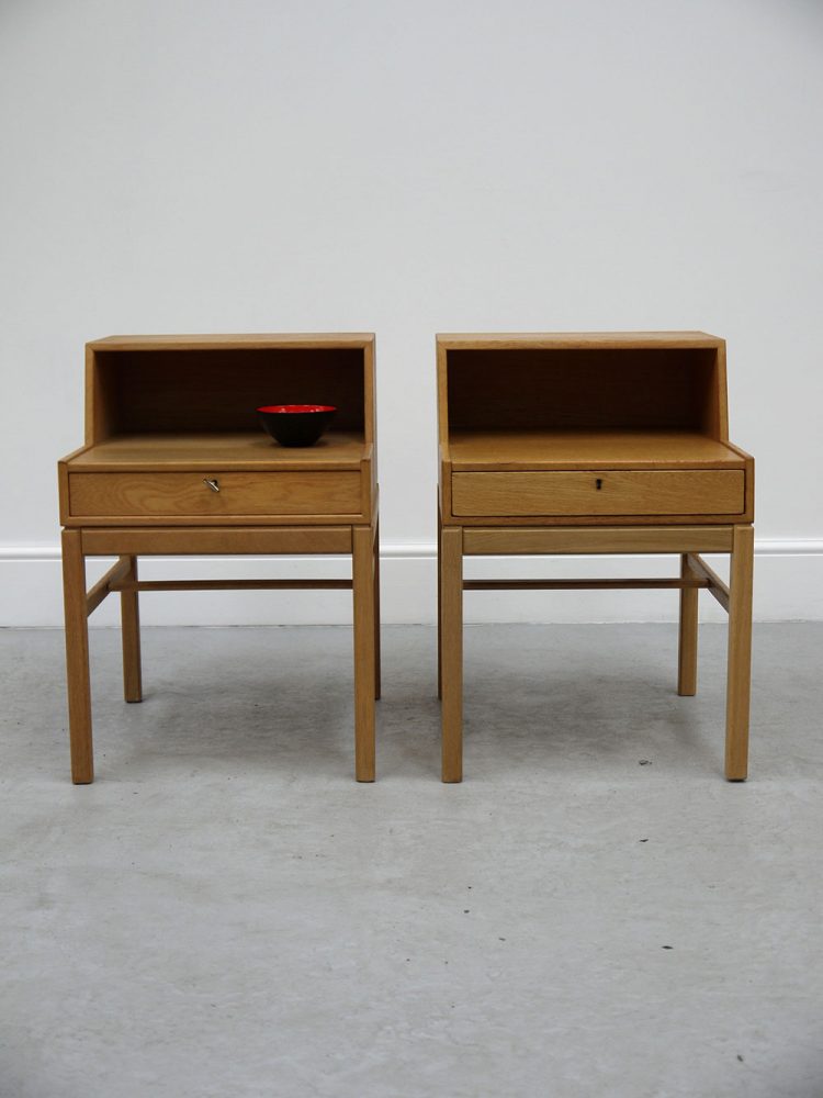 Gunner Myrstrand – Swedish Pair of Oak Bedside Tables with Drawers