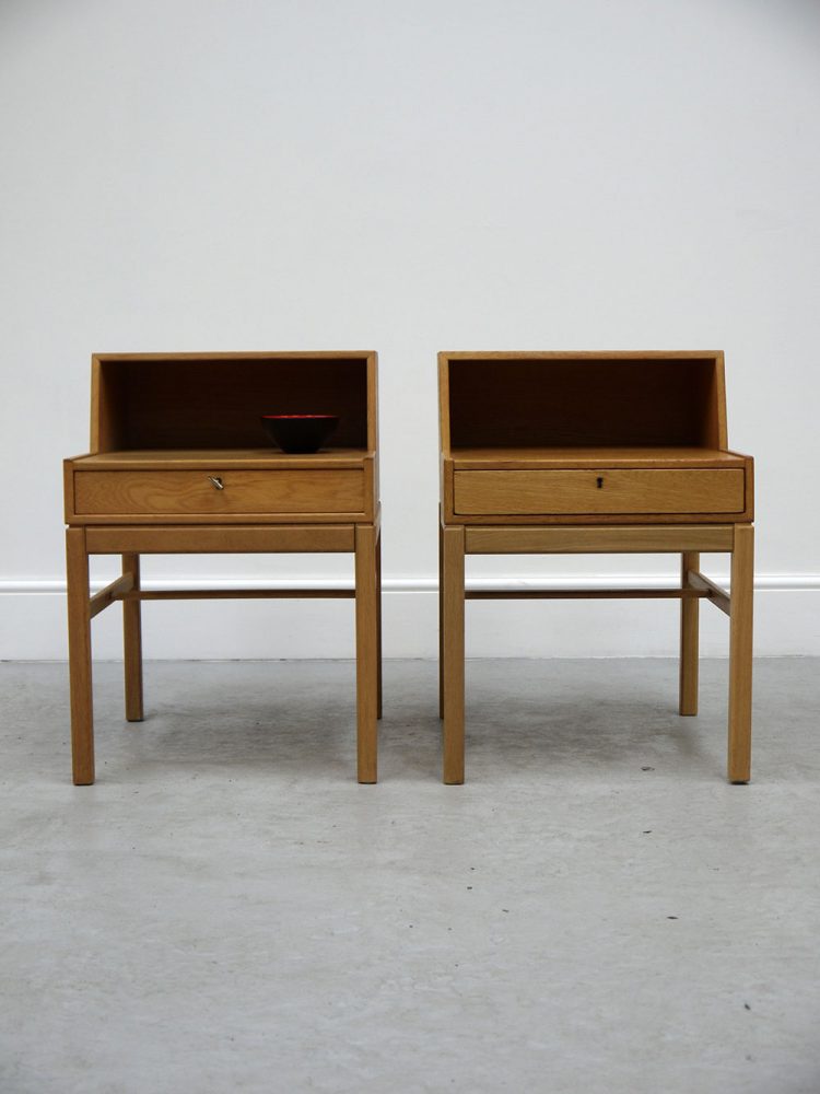 Gunner Myrstrand – Swedish Pair of Oak Bedside Tables with Drawers