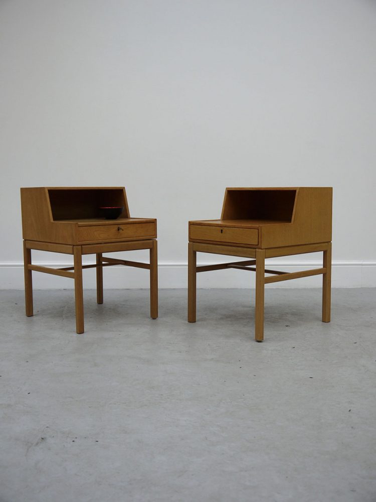 Gunner Myrstrand – Swedish Pair of Oak Bedside Tables with Drawers