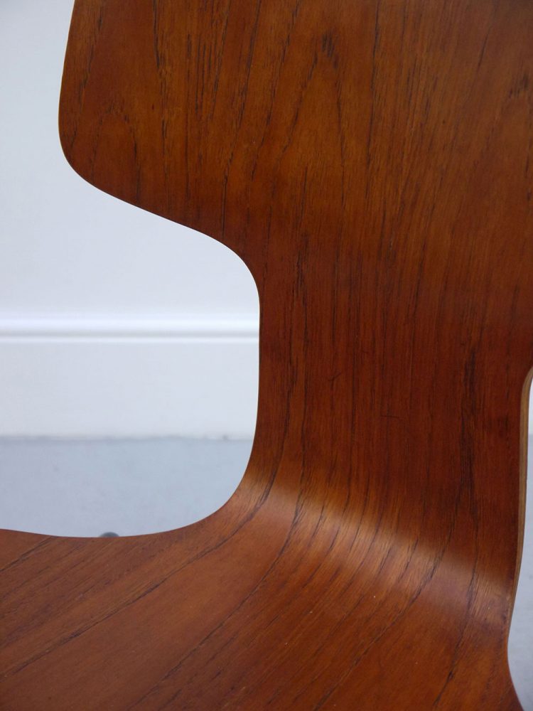 Arne Jacobsen – Model 3103 Hammer Chair